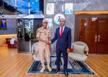 Enugu ritual murder: Gov Mbah receives heroic Immigration officer, hails his patriotism