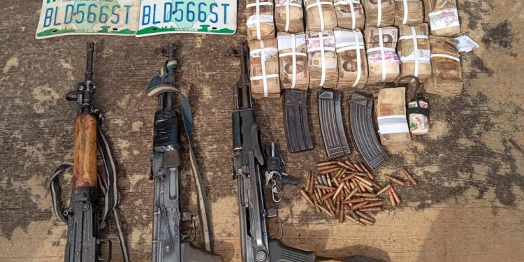 Kidnap suspect arrested after lone crash in Nasarawa, rifles, ₦6.9m recovered