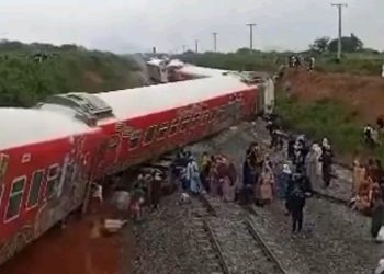 Tragedy averted as tail of Kaduna bound train derails
