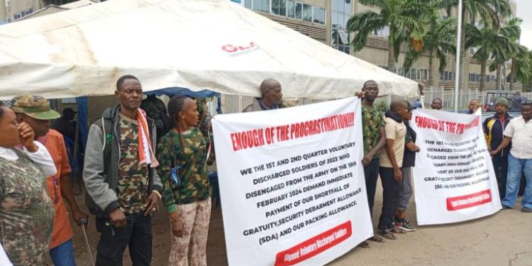 DHQ orders protesting ex-soldiers to vacate Finance ministry’s headquarters