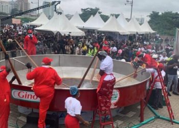 Drama as Hilda Baci’s giant jollof pot collapses during record setting