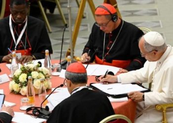 Pope Leo XIV opens extraordinary consistory, says “war is never blessed by God”