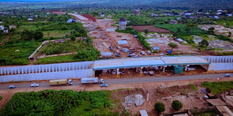Umahi orders CCECC to repair damaged sections of Benin-Asaba road within 14 days