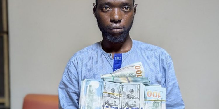 EFCC begins probe of suspect arrested with fake $212,200 in Kano