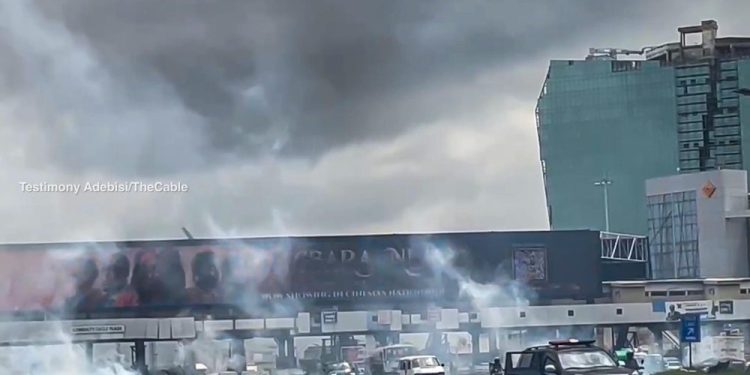 Police fire tear gas as #EndSARS activists mark sixth anniversary at Lekki Toll Gate